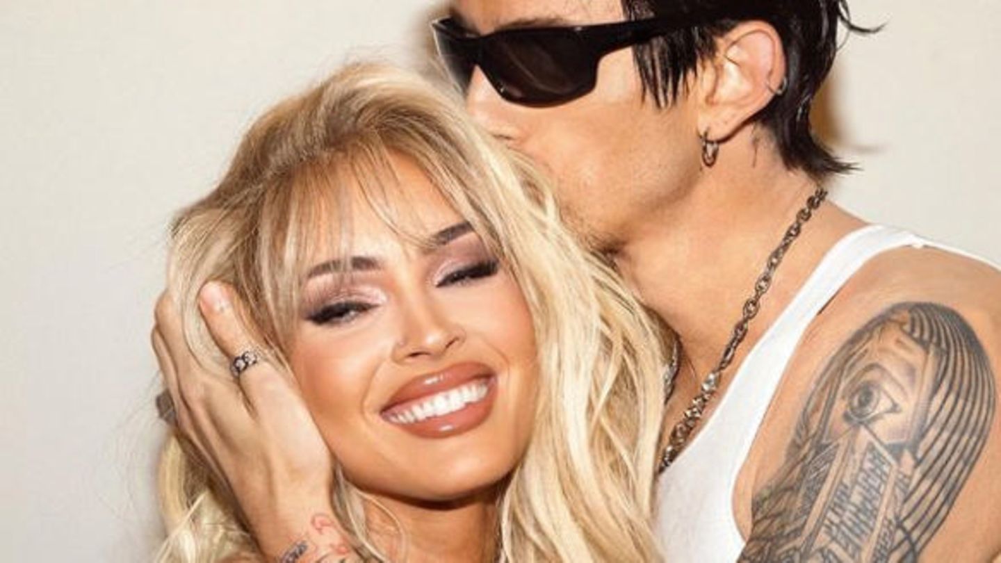Celebrity Halloween Looks: Pamela Anderson and Tommy Lee have risen as a couple
