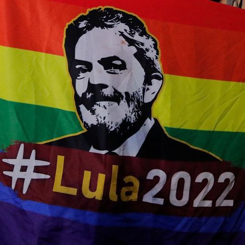 Freude bei Lulas Anhängern: Diese Gruppe feiert in Sao Paolo den Wahlsieg gegen Jair Bolsonaro