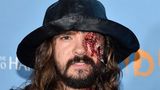 Sänger Tom Kaulitz als gruseliger Fischer verkleidet.