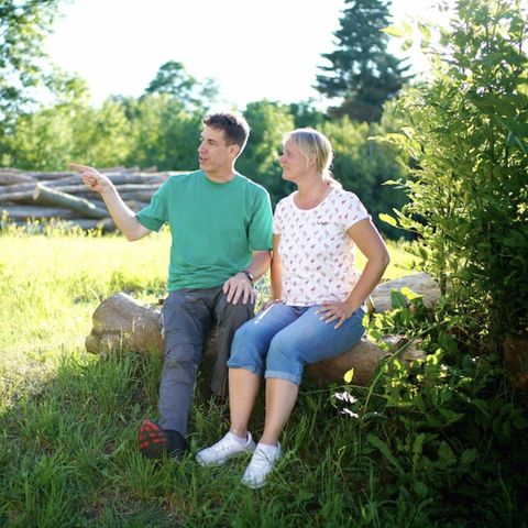 Der Ammenkuhbauer Jörg und Bauer-sucht-Frau-Kandidatin Patricia.