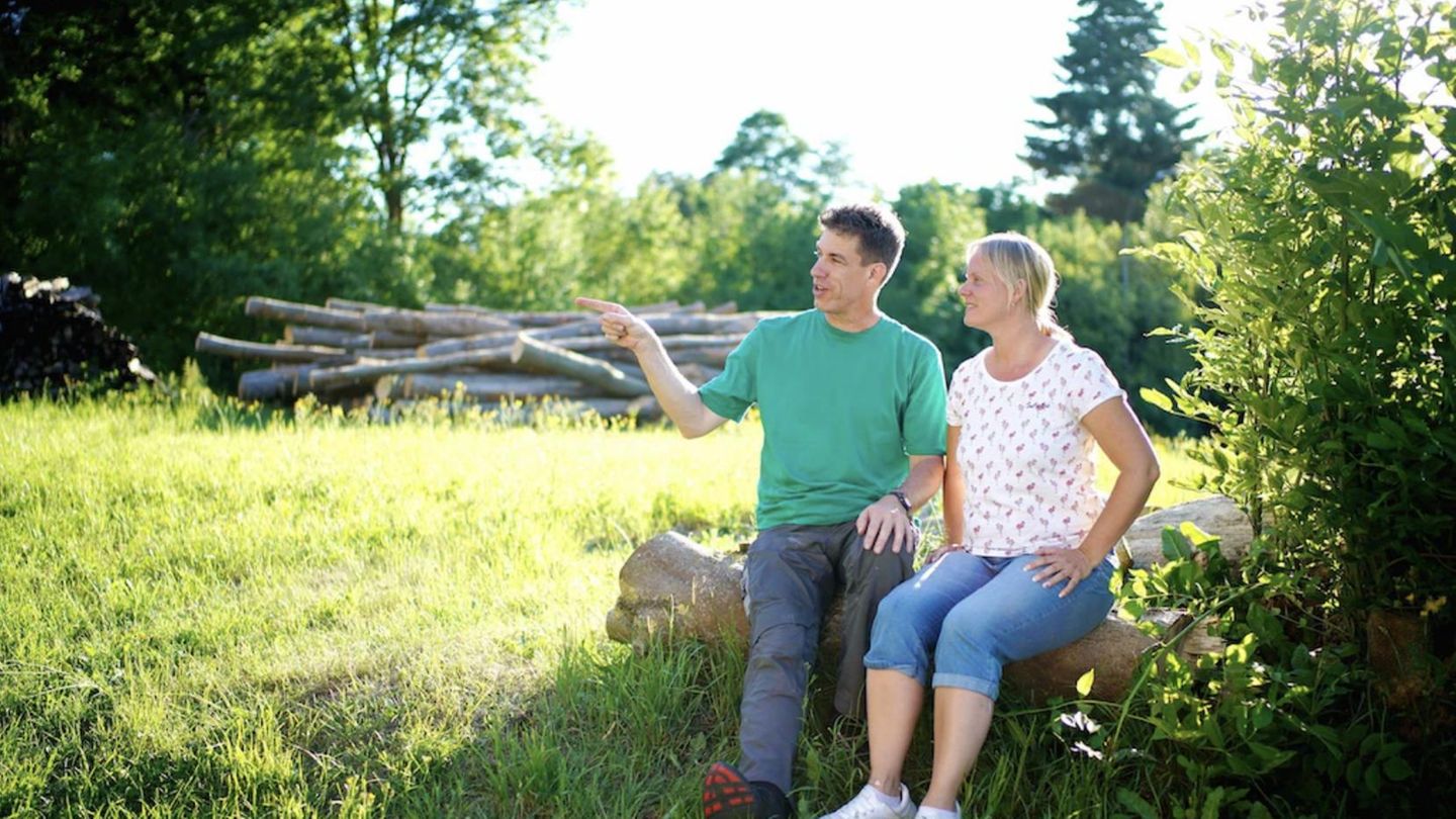Der Ammenkuhbauer Jörg und Bauer-sucht-Frau-Kandidatin Patricia.