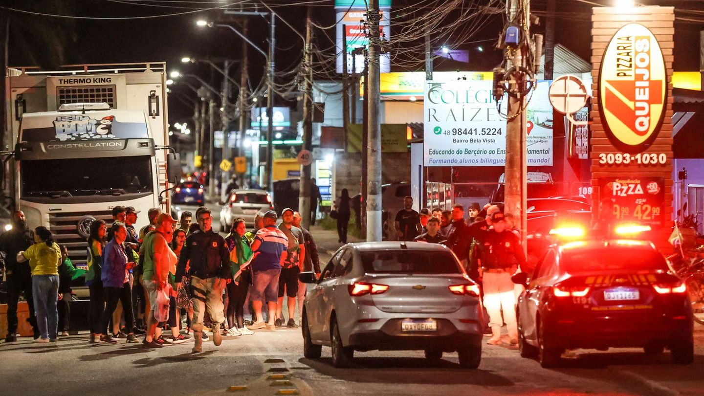 Anhänger von Bolsonaro blockieren Straßen in Brasilien