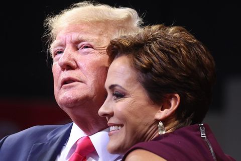 Ex-US-Präsident Donald Trump und Kandidatin Kari Lake