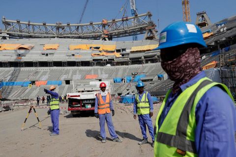 Bauarbeiter auf einer Baustelle in Katar