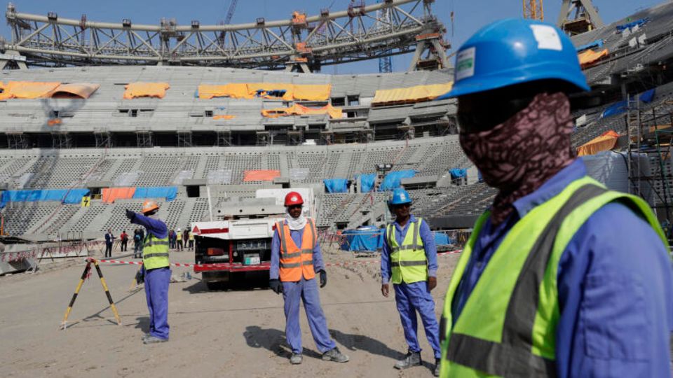 Bauarbeiter auf einer Baustelle in Katar