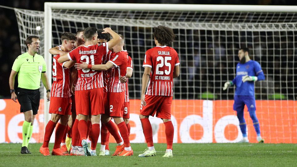 Europa League: Die Highlights von SC Freiburg vs. Karabach Agdam im Video Der SC Freiburg hat Grund zum Jubeln – er steht im Achtelfinale der Europa League
