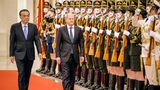 Li Keqiang empfängt Olaf Scholz mit militärischen Ehren