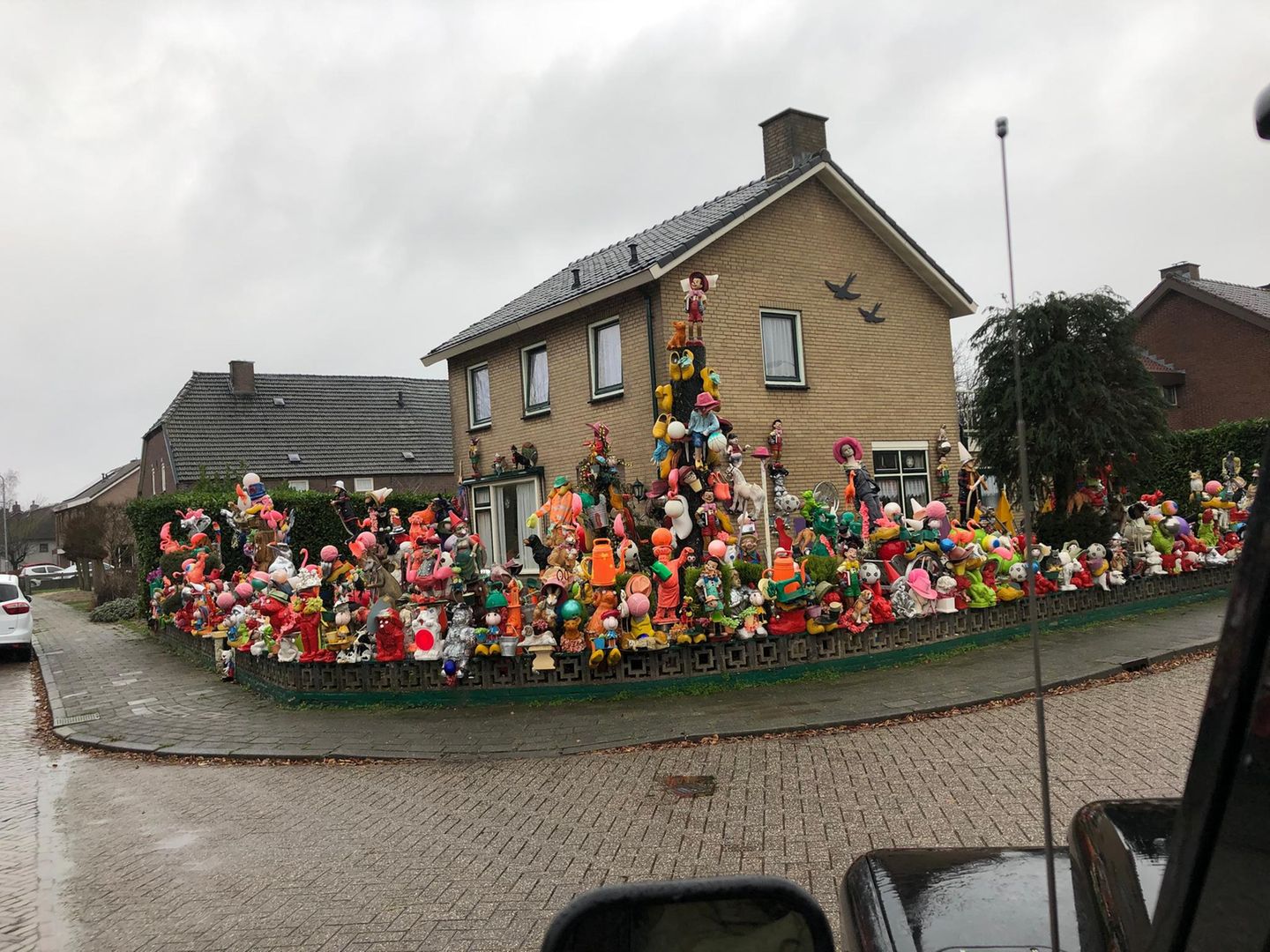 Hunderte von Kunststofffiguren