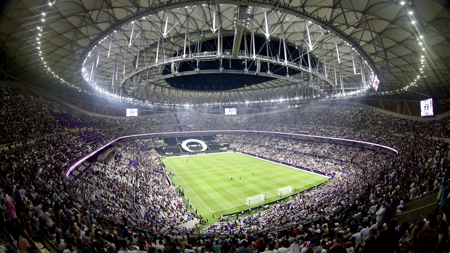Katar 2022 Gigantische Investitionen für eine glänzende Fußball-WM STERN.de