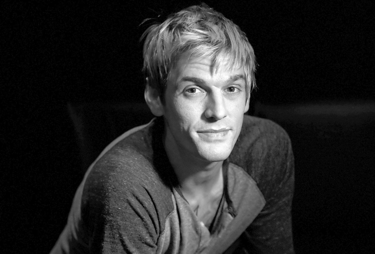Schwarzweiß Porträt von Aaron Carter