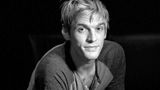 Schwarzweiß Porträt von Aaron Carter