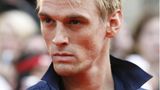 Aaron Carter auf einem roten Teppich 2009