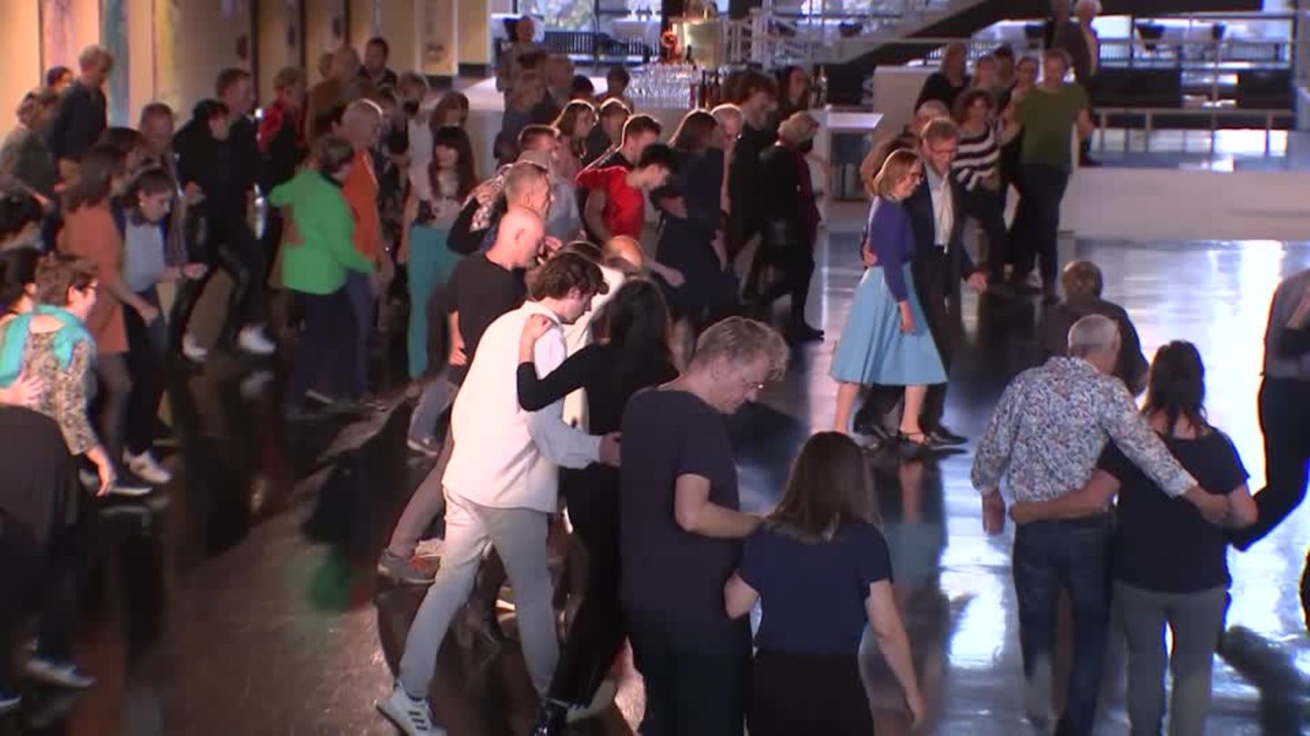 Video Heating too expensive? Dance yourselves up! Time News