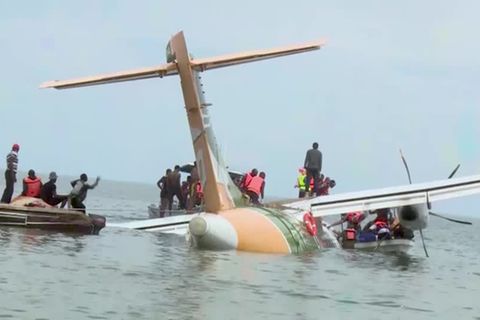 Video: Mindestens 19 Tote bei Flugzeugabsturz in Tansania