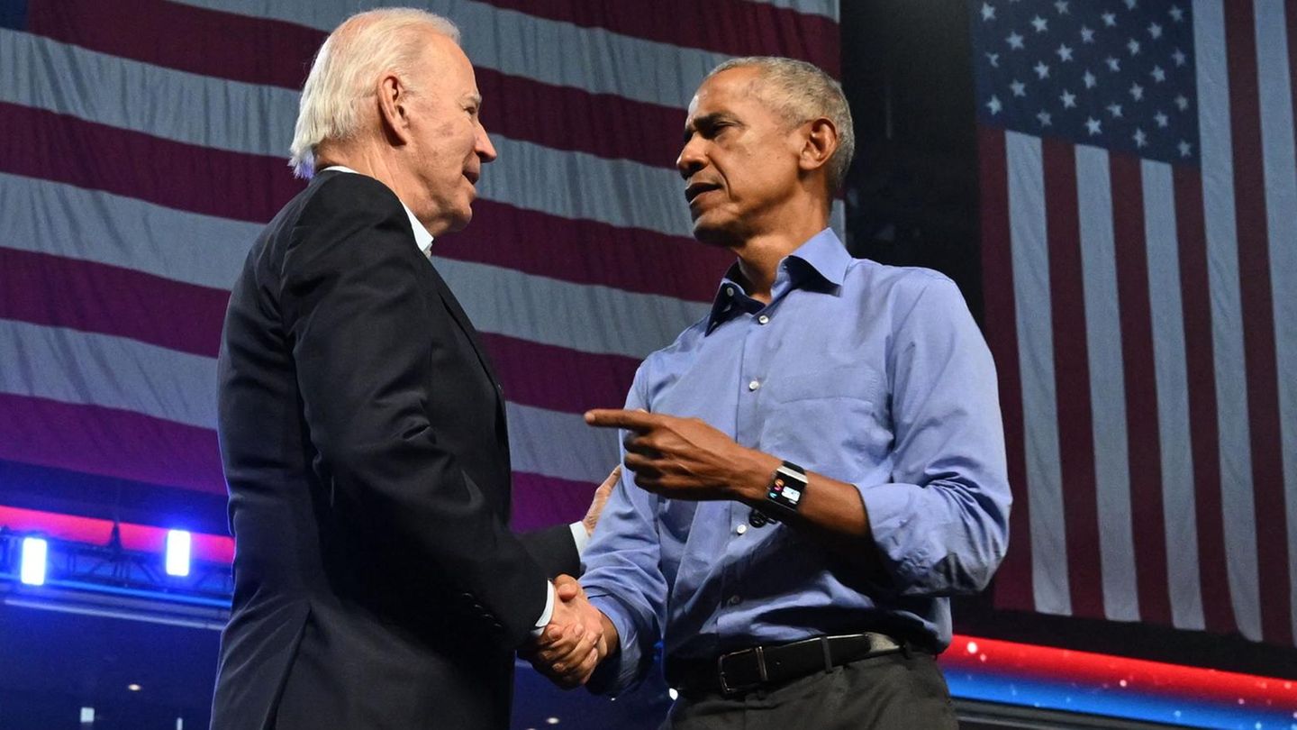 MIdterms: Biden and Obama invoke democracy (video)