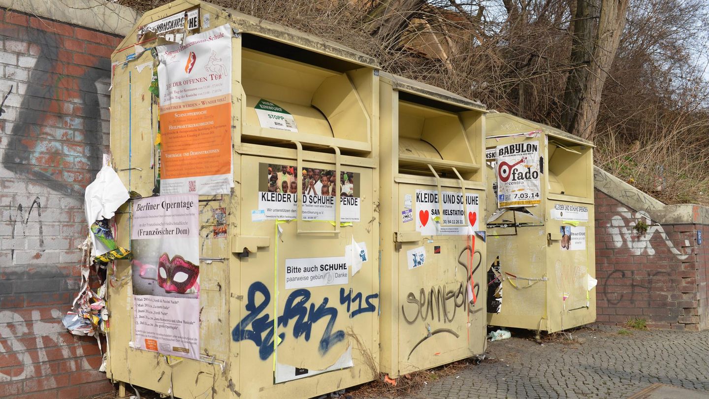 Gelbe Altkleider-Container in Berlin