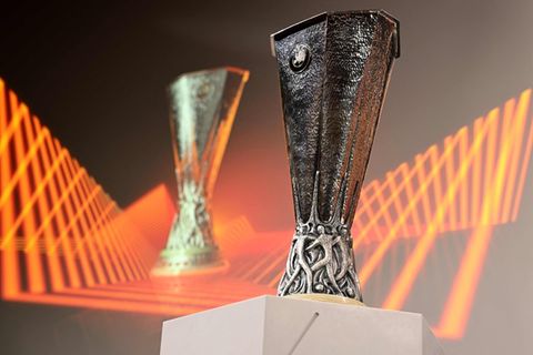 Um diese Trophäe kämpfen die Klubs in der Europa League