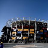 Stadion 974 liegt in Ras Abu Aboud, zehn Kilometer östlich von Dohas Zentrum.  Kapazität: 40.000  Eröffnung: 2021  Spiele: sechs Gruppenspiele und ein Achtelfinale