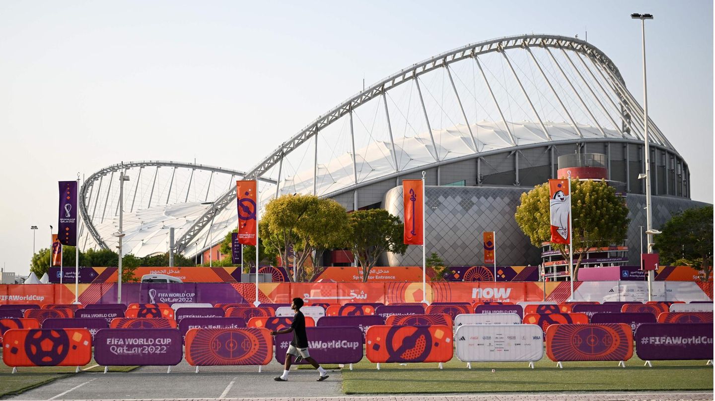Das Khalifa International Stadion liegt in Aspire, fünf Kilometer westlich des Zentrums von Doha. Hier spielt das DFB-Team sein erstes Gruppenspiel gegen Japan.  Kapazität: 40.000  Eröffnung: 1976, Modernisierung 2017  Spiele: sechs Gruppenspiele, ein Achtelfinale sowie das Spiel um den dritten Platz.