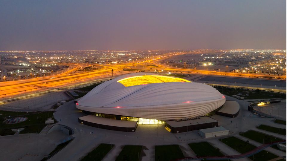 Das Stadion liegt in Al Wakrah, 22 Kilometer südlich des Zentrums von Doha.  Kapazität: 40.000  Eröffnung: 2019  Spiele: sechs Gruppenspiele und ein Achtelfinale.