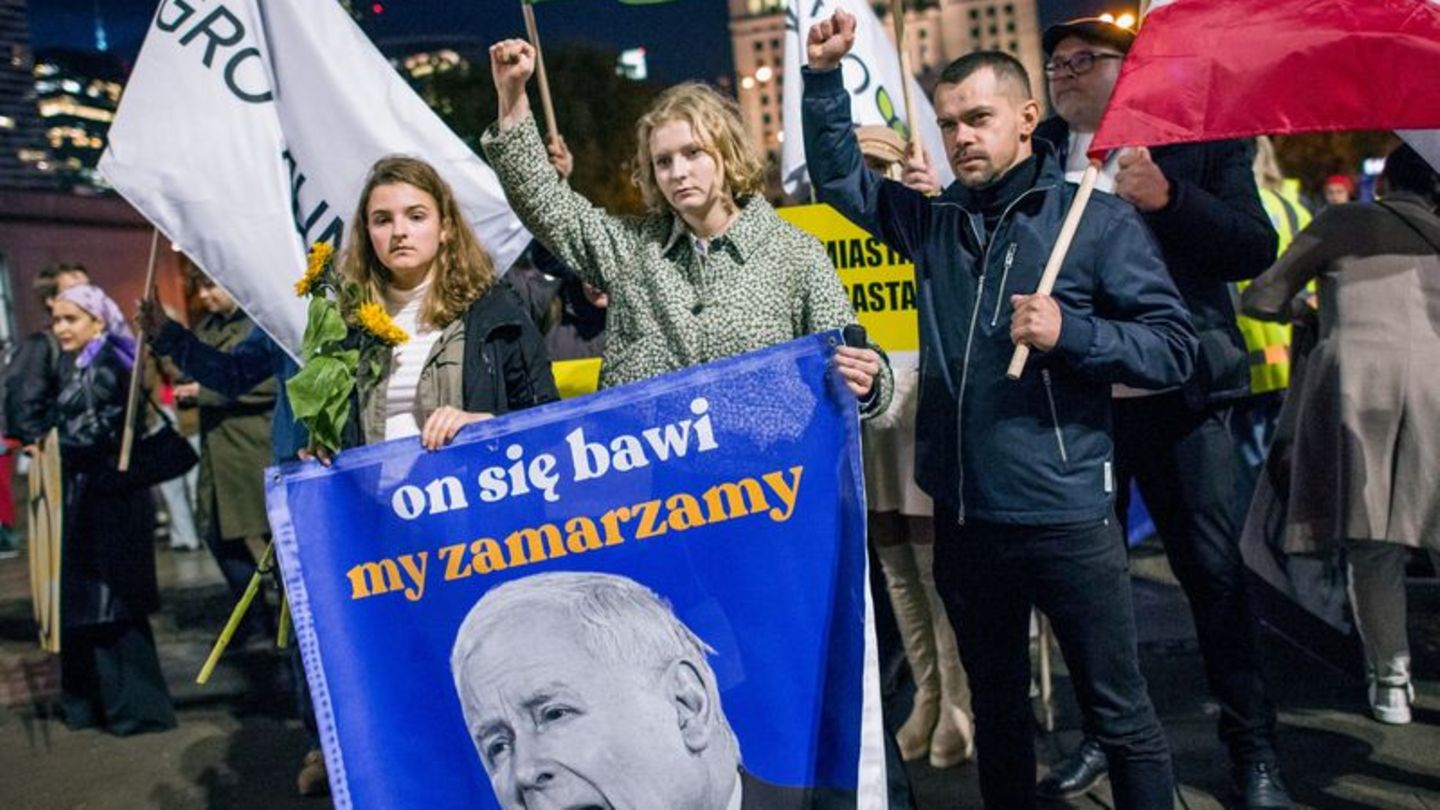 Jaroslaw Kaczynski: Scandal: Polish politician comments on women who drink