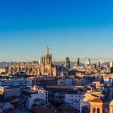 Die italienische Metropole Mailand aus der Luft fotografiert.