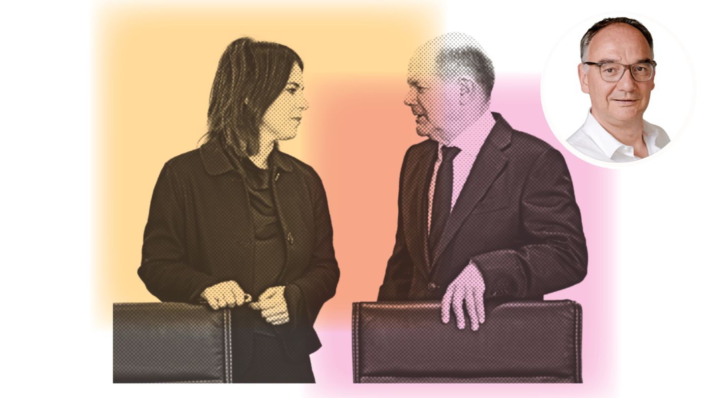 Annalena Baerbock und Olaf Scholz stehen sich gegenüber Annalena Baerbock und Olaf Scholz stehen sich gegenüber