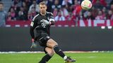 Manuel Neuer  Note: 4  Seine Rettungstat kurz vor dem Pausenpfiff war enorm wichtig. Kassierte dann zwei Gegentore. Bei letzterem sah Neuer nicht glücklich aus.