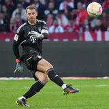Manuel Neuer  Note: 4  Seine Rettungstat kurz vor dem Pausenpfiff war enorm wichtig. Kassierte dann zwei Gegentore. Bei letzterem sah Neuer nicht glücklich aus.