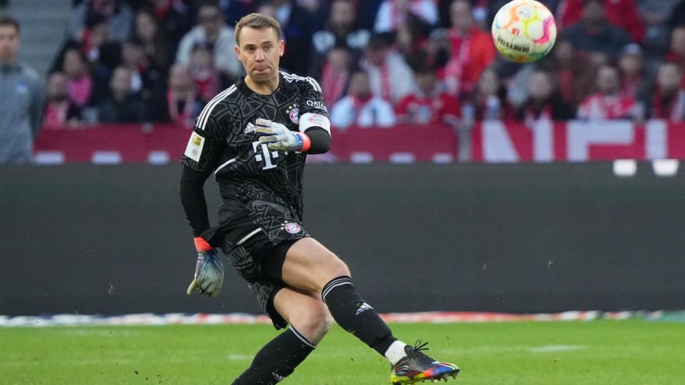 WM 2022 in Katar: Manuel Neuer Note: 2,5 War sofort hellwach beim ersten Torschuss der Spanier, den er so gerade noch an die Latte lenkte. Spielte sonst gewohnt souverän, stark am Ball und fehlerlos. Manuel Neuer Note: 2,5 War sofort hellwach beim ersten Torschuss der Spanier, den er so gerade noch an die Latte lenkte. Spielte sonst gewohnt souverän, stark am Ball und fehlerlos.
