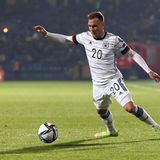 David Raum  Note: 4  Der Leipziger schlug die Flanke zum ersten Tor der deutschen Elf und entwickelte sich danach zur Flankenmaschine. In der zweiten Halbzeit war er deutlich unauffälliger, auch wenn die eine oder andere Hereingabe noch heraussprang. Spielte den Fehlpass vor dem ersten Gegentreffer von Costa Rica.