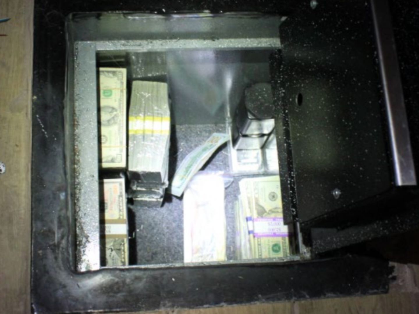 50.000 Bitcoin in einer Popcorn-Dose versteckt: US-Behörden beschlagnahmen  Milliarden-Beute | STERN.de