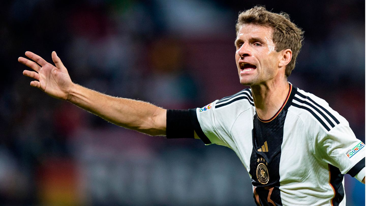 Thomas Müller  Note: 4  Vergab die Riesenchance per Kopf zu Beginn, danach machte das, was schon die ganze Zeit macht: Er ist ein funktionierendes Rädchen in der deutschen Angriffsmaschine und läuft zuverlässig ohne Glanz zu verbreiten.