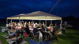 Gemeinsames Dinner der Adoptiveltern von Windhunden in Modena