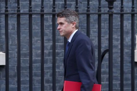 Video: Britischer Premierminister Sunak verliert erstes Kabinettsmitglied