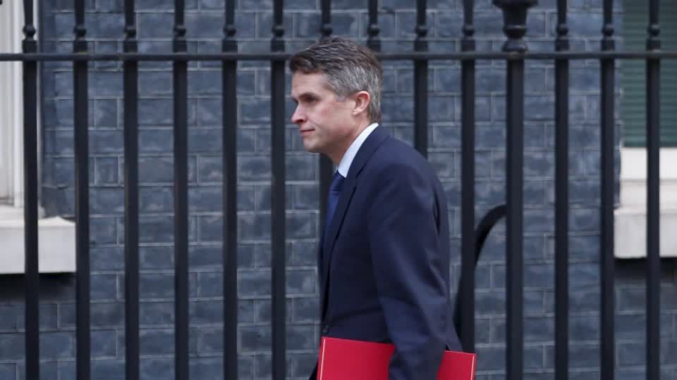 Video: Britischer Premierminister Sunak verliert erstes Kabinettsmitglied