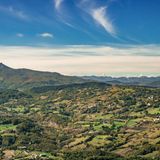 Produktion in 5 Provinzen  Das Produktionsgebiet von Parmigiano Reggiano darf in nur 5 Provinzen hergestellt werden, im Gegensatz zum Grana Padano der in 33 Provinzen produziert werden darf.
