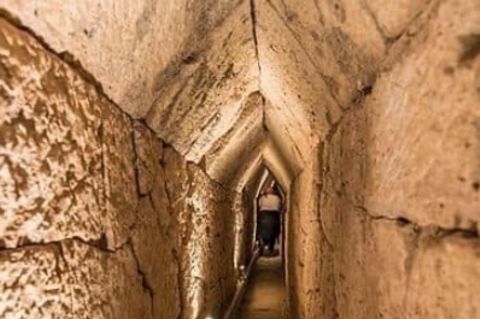 Ausgrabung in Ägypten: Archäologen entdecken 2000 Jahre alten Tunnel