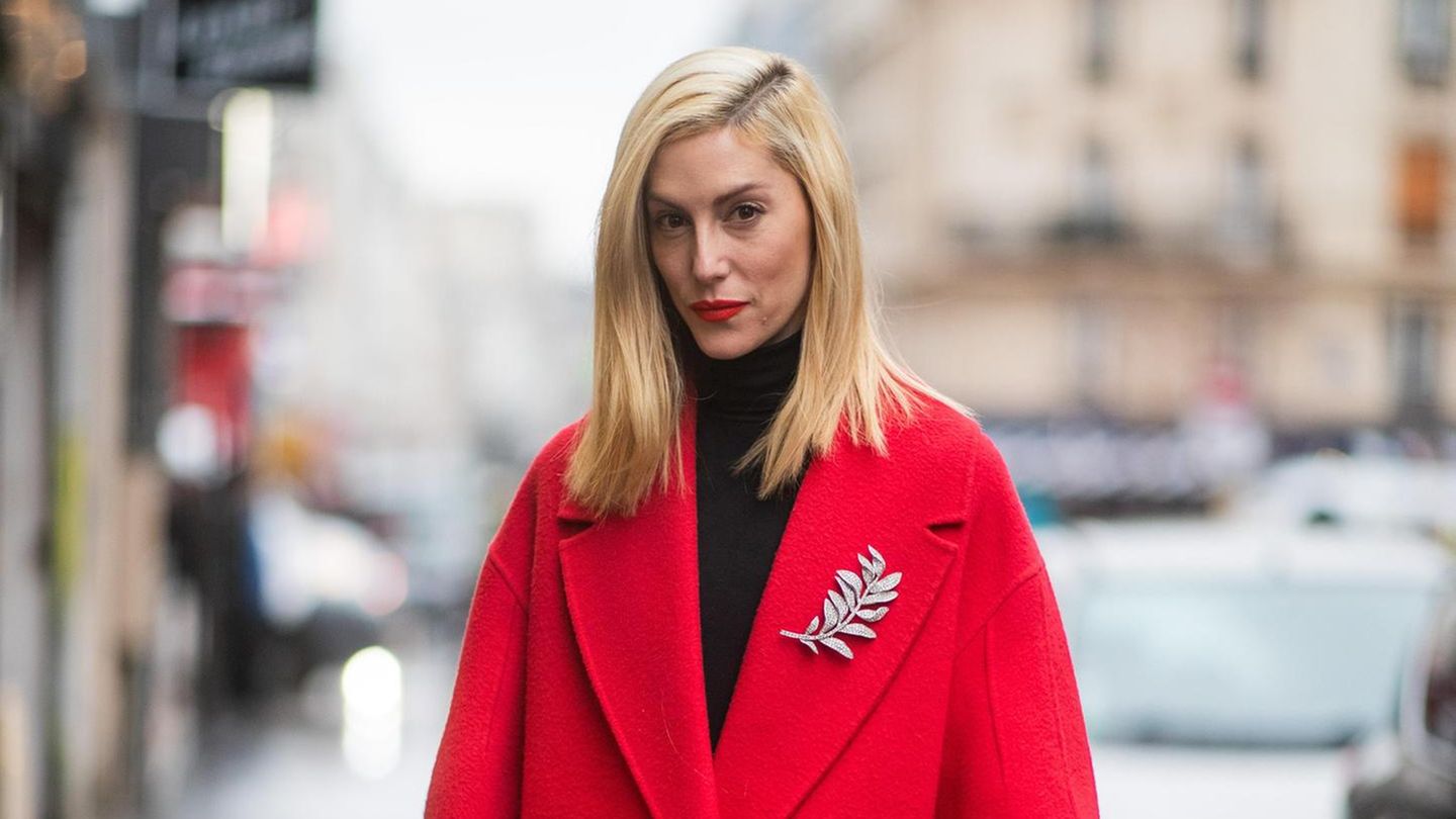 Contagious: brooches are in, and stars show them how to wear them