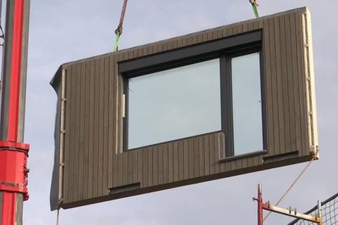Video: Wärmedämmung mit Fertigmodulen soll Heizkosten sparen