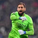 Gianluigi Donnarumma, Italien  Im Juli 2021 stemmten Gianluigi Donnarumma und die italienische Nationalelf noch den Europameister-Pokal in den Nachthimmel über London, anderthalb Jahre später schaut sich die Squadra Azzurra die WM in Katar vom Sofa aus an. In den Playoffs scheiterte Italien überraschend an Nordmazedonien und verpasst zum zweiten Mal in Folge die Fußball-WM.
