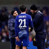 Ben Chilwell, England  Es zwickt im Oberschenkel beim englischen Außenverteidiger Ben Chilwell. Im Champions-League-Spiel in Zagreb musste der 25-Jährige verletzt vom Platz, sein Verein Chelsea FC teilte im Anschluss mit, dass er sich eine "ernstahfte Verletzung" zugezogen hat. Eine Teilnahme an der WM ist unmöglich.