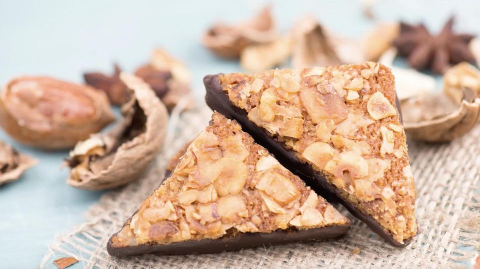 Nussecken Plätzchen Backen: Dieses Rezept sollten Sie sich unbedingt für die Weihnachtszeit merken