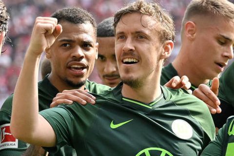Max Kruse jubelt nach einem Torerfolg