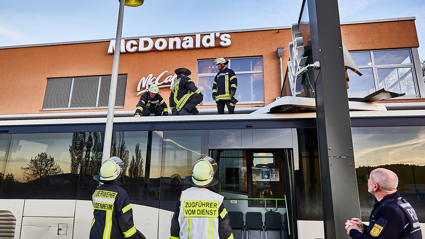 McDonald's-Logo mit Hinweis auf McDrive