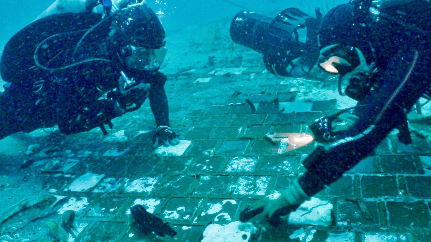 Nasa sensation: divers discover debris from the “Challenger” space shuttle (video)