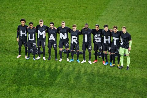 WM in Katar: Die Nationalmannschaft mit einer Aktion für Menschenrechte