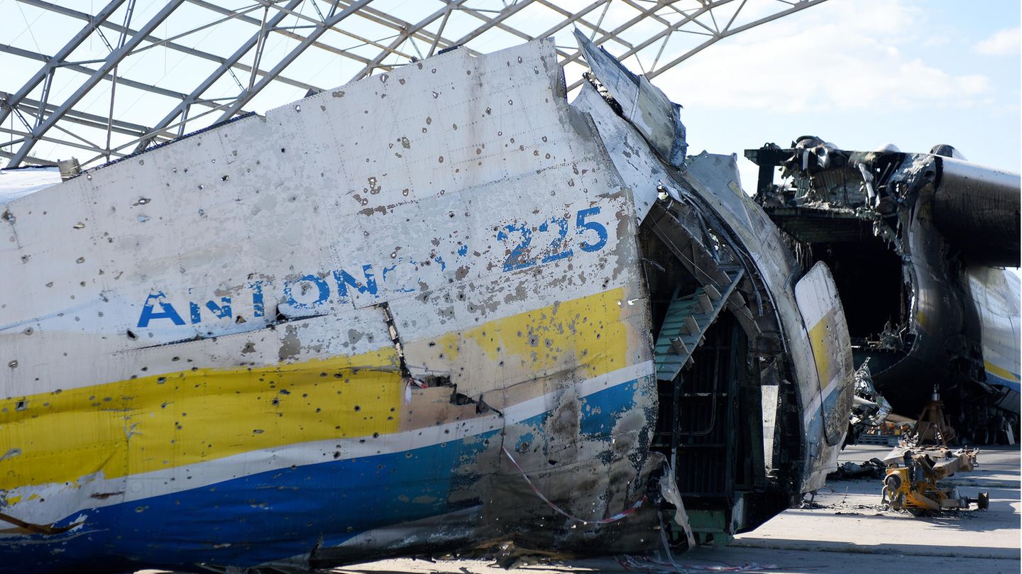 Ukraine wants to repair war-damaged giant jet An-225