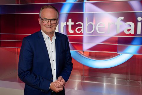 Frank Plasberg moderiert "hart aber fair"