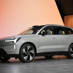 der Volvo EX90 bei seiner Premiere in Stockholm